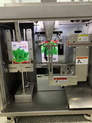 Tipo di imballaggio Borsa in piedi Macchina di imballaggio di semi completamente automatica da 1-100 g