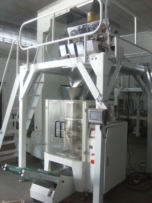Macchina di confezionamento del grano di riso completamente automatica azionata elettricamente per alimenti in sacchetto 100-2000g